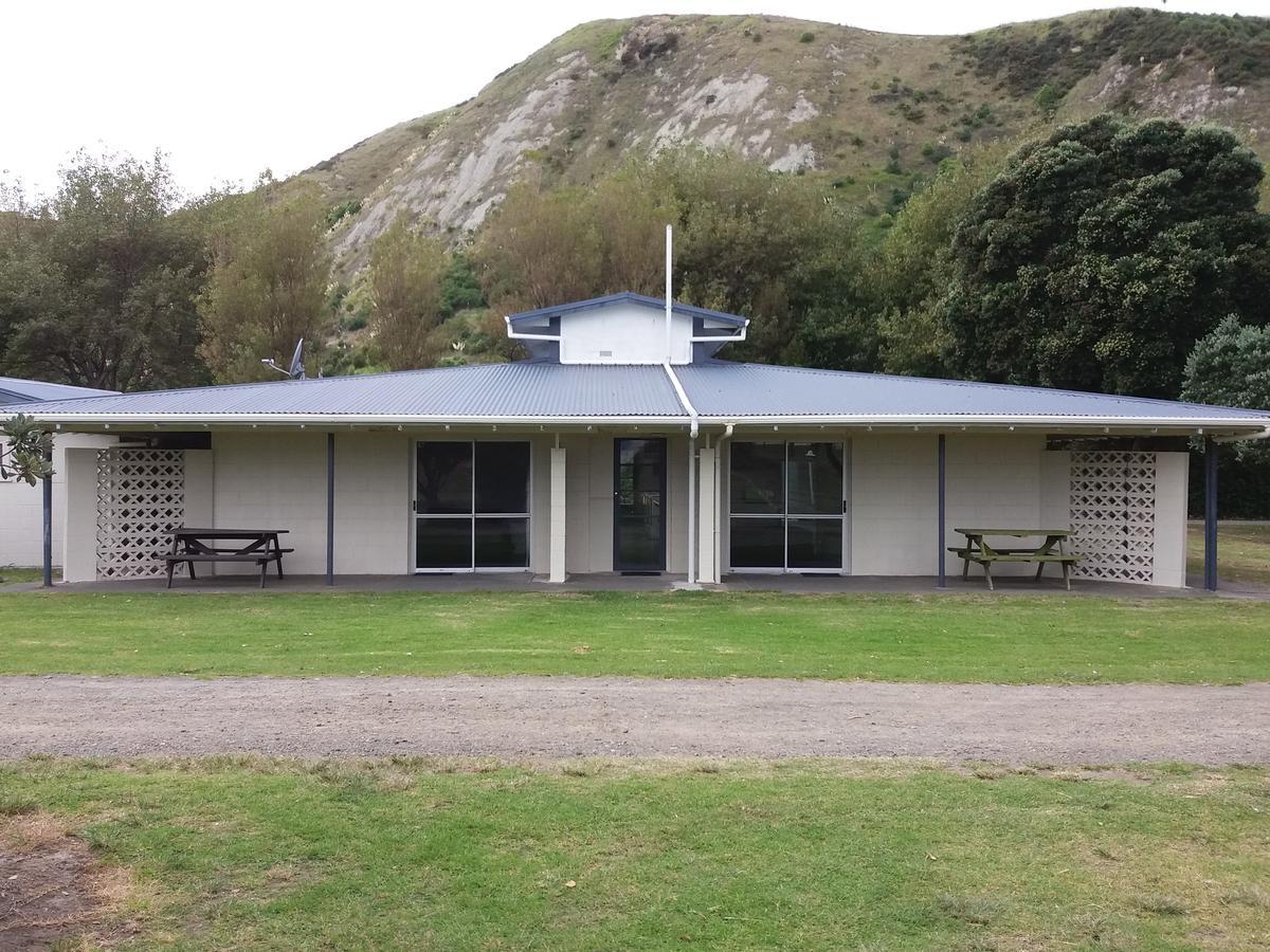 Mahia Motel And Holiday Park Exterior photo
